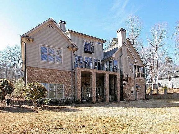 2nd image of 2000 Riverwood Dr