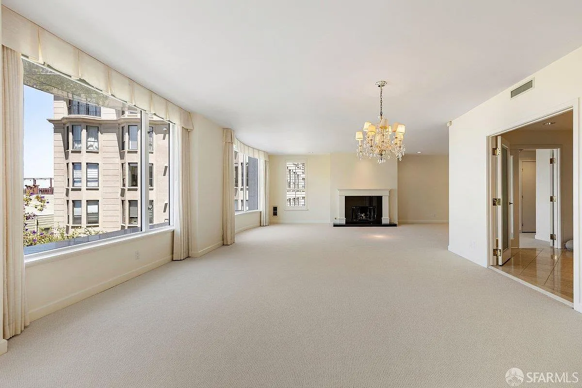 2 bed, 2.0 bath, 2838 sqft, $11,000 — Photo 3
