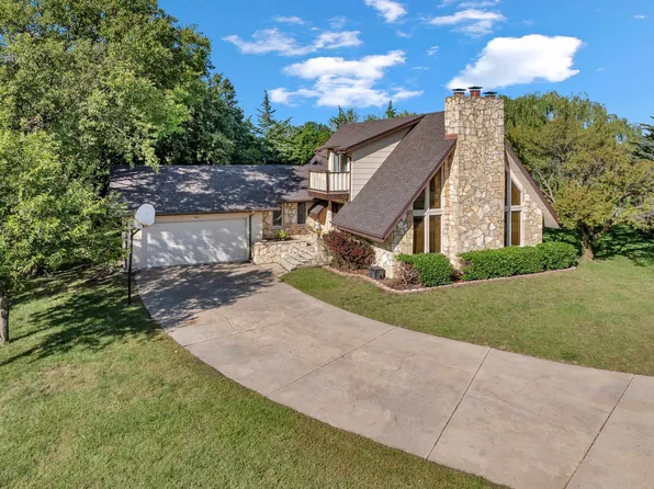 608 Rolling Hills Cir, Newton, KS 67114