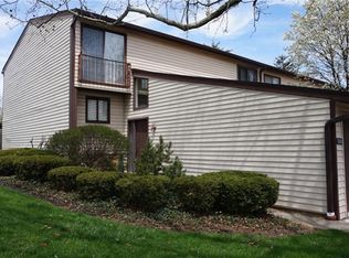 7390 Pine Ridge Ct #A17, Middleburg Heights, OH 44130