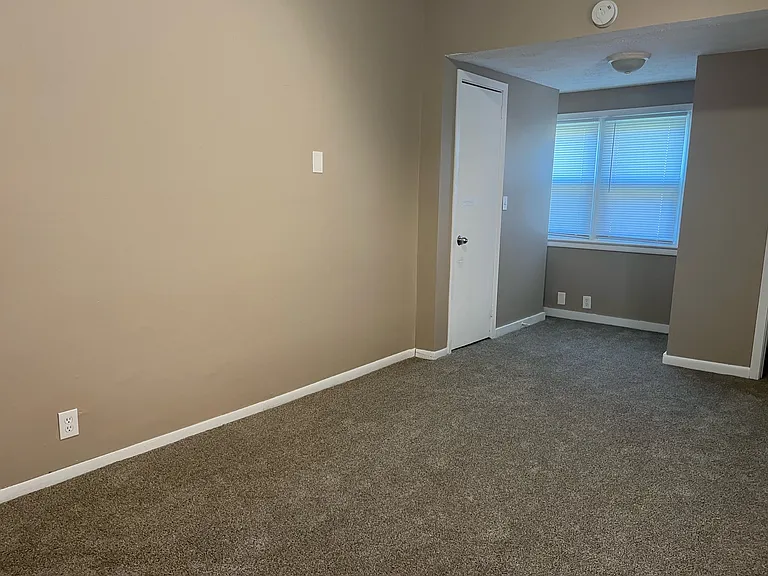 2117 6th Ave — Photo 34