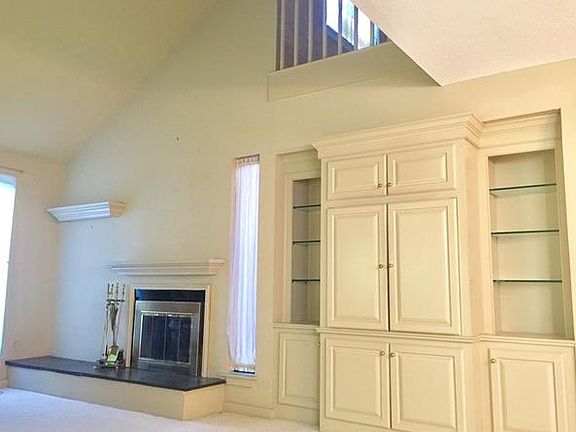 4th image of 54 Hollister Way S #54