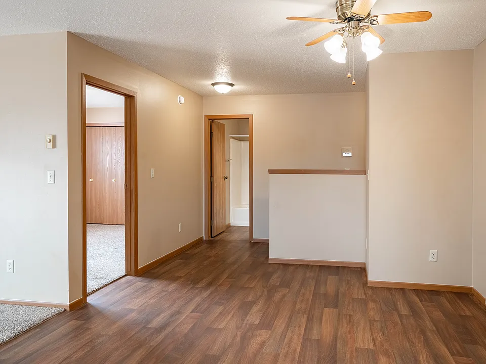 Sheridan Pointe Apartments | 11B | Dining