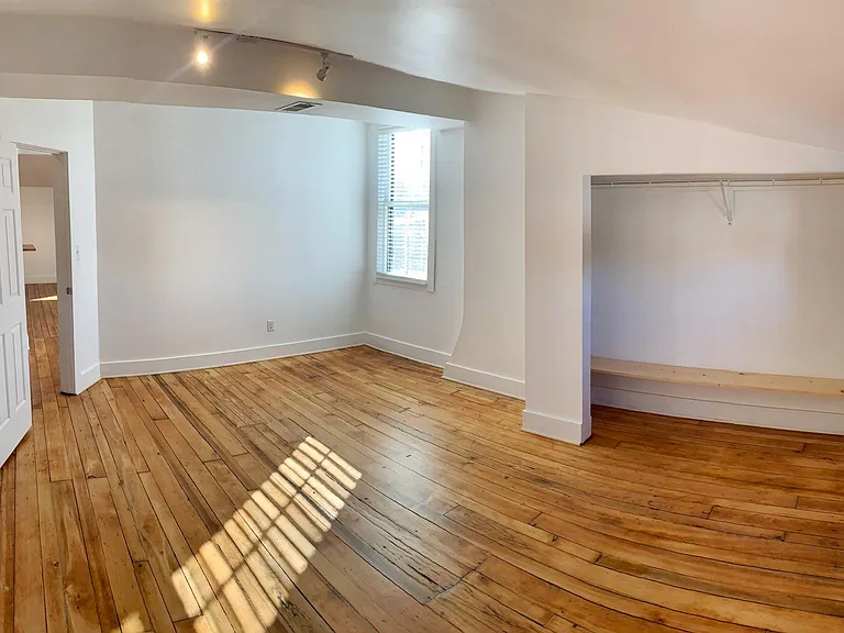 848 York St #5 — Photo 8