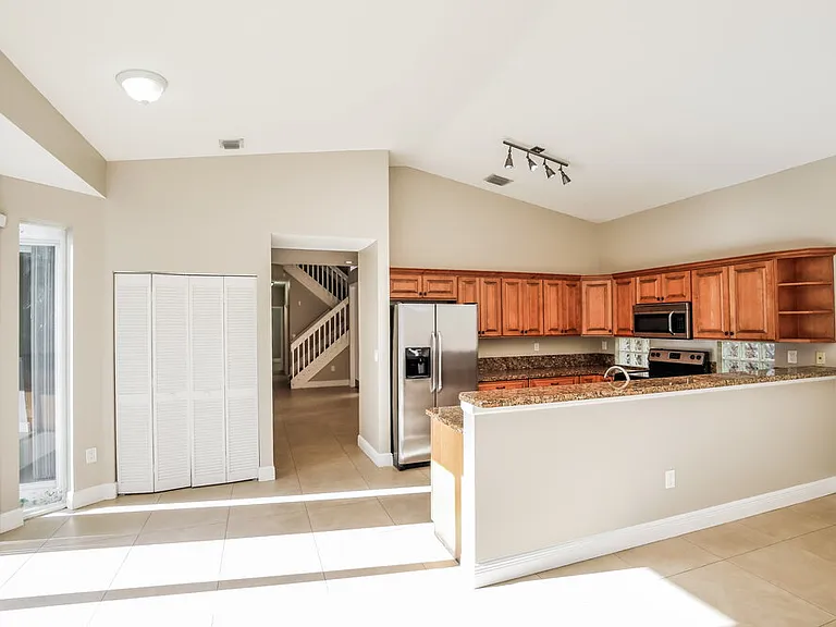 15618 SW 112th Dr — Photo 8