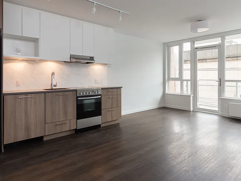 183 Georgia St E — Photo 39