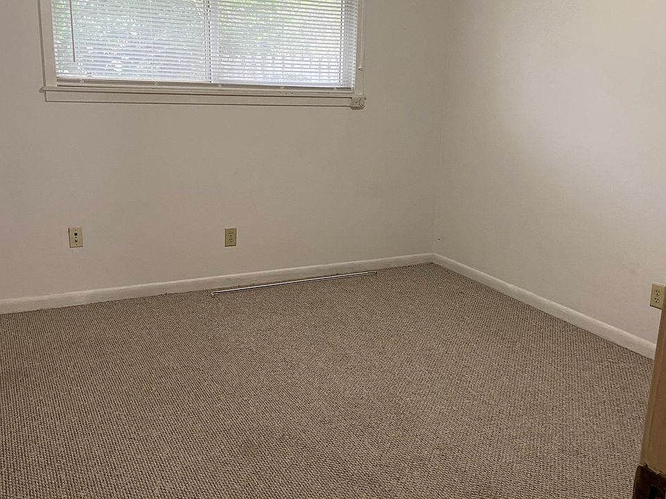 2nd image of 108 Sunny Ln