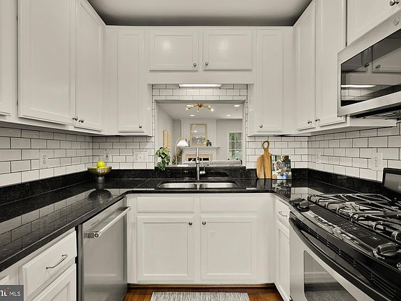 3rd image of 12625 Fair Crest Ct