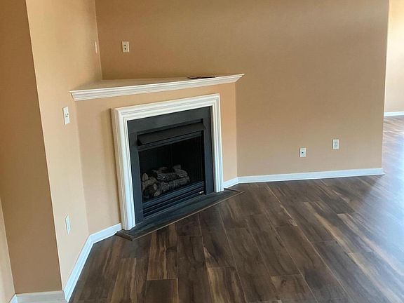 2nd image of 335 Saint Andrews Pl