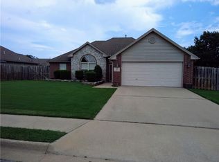 310 Jack Perry Dr, Centerton, AR 72719