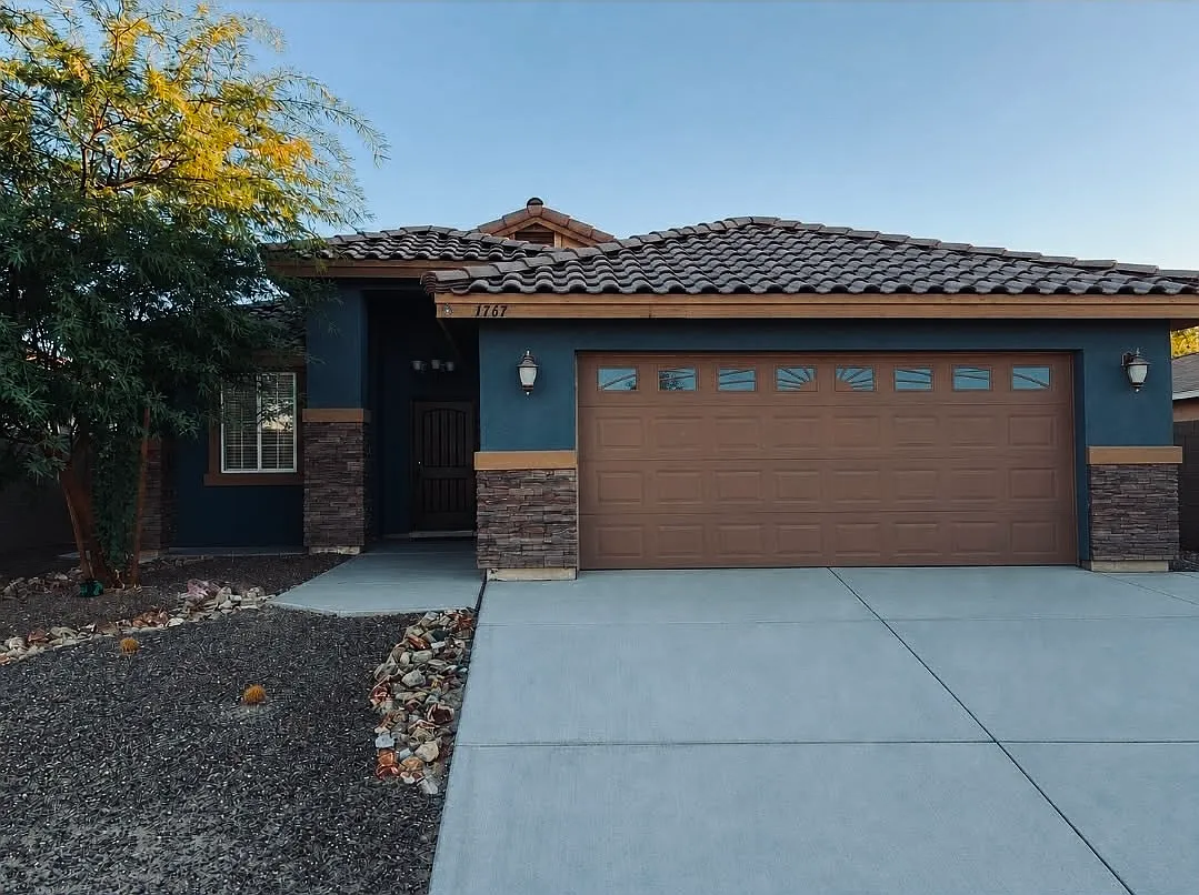 3 bed, 1297 sqft, $1,400 — Photo 1
