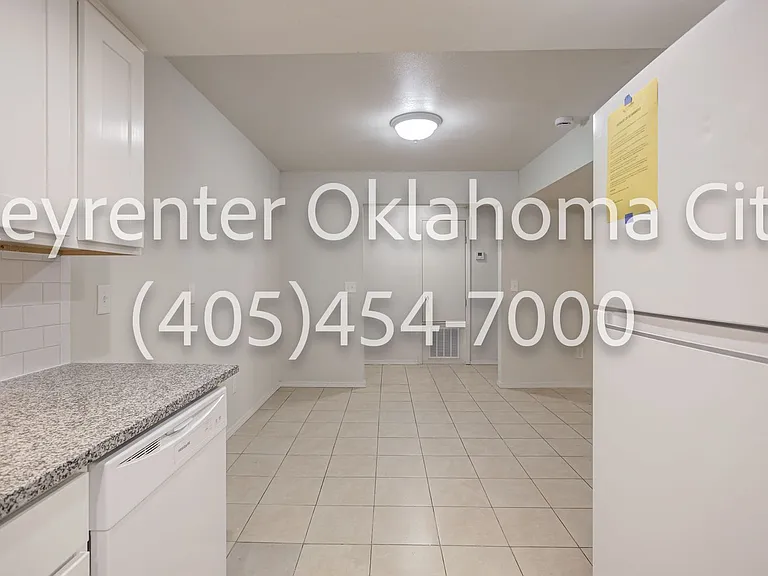 6554 N. Meridian Ave. Townhouse — Photo 15