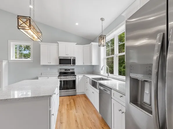 94 Fitchburg Rd #1, Townsend, MA 01469