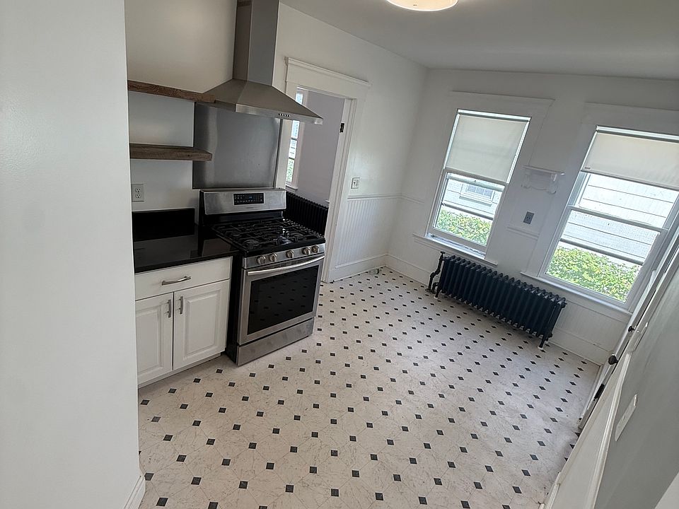 1st image of 86 Hinman St #1A
