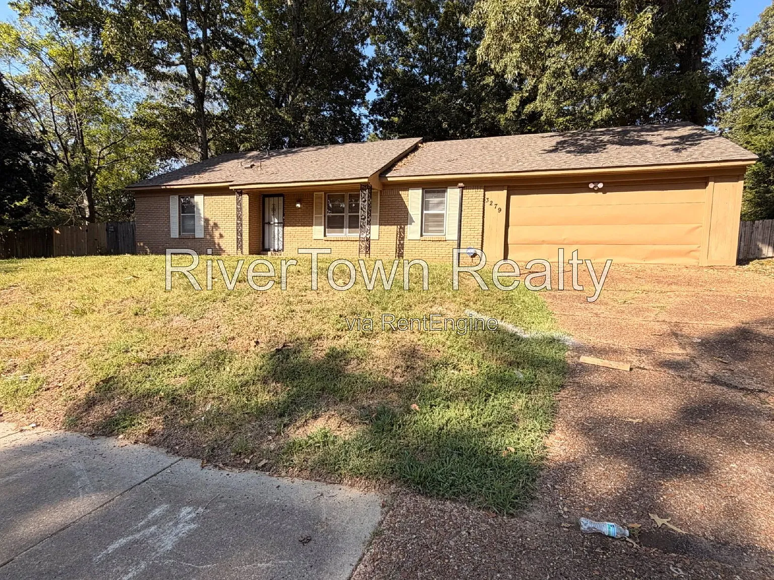 3 bed, 1.5 bath, $1,295 — Photo 2