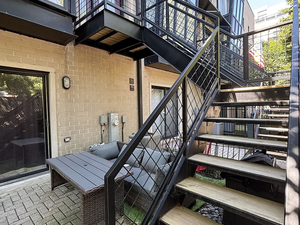 1st image of 1719 W Diversey Pkwy