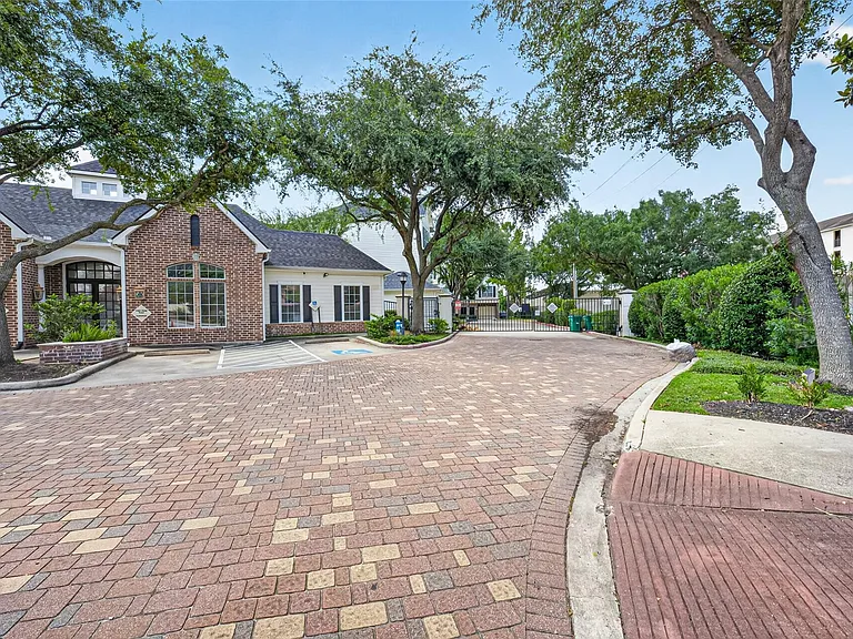 9200 Westheimer Rd #1102 — Photo 15