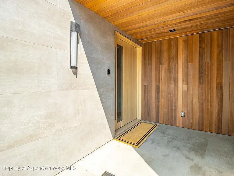 155 Lakeview Dr — Photo 13