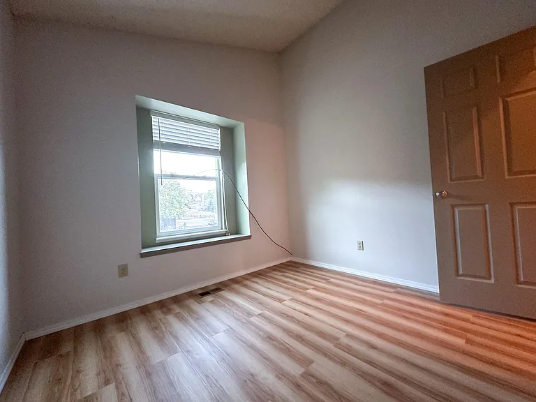 7215 Brentford Dr — Photo 11