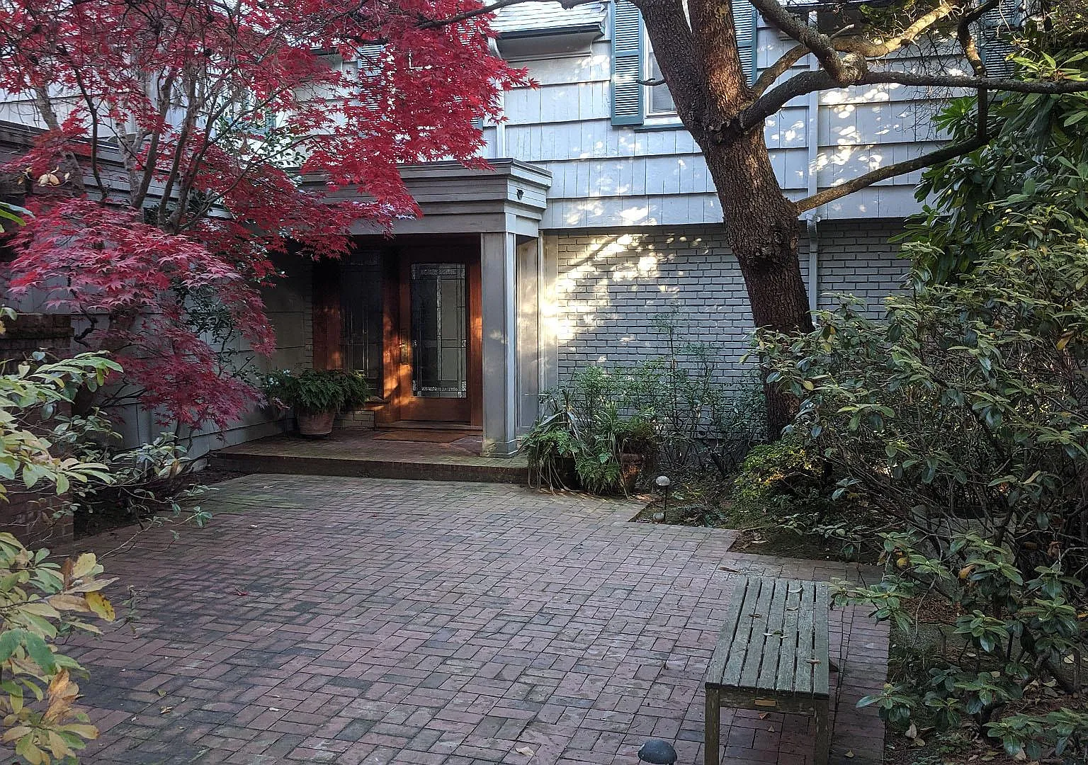 5 bed, 2.5 bath, 4070 sqft, $9,000 — Photo 4