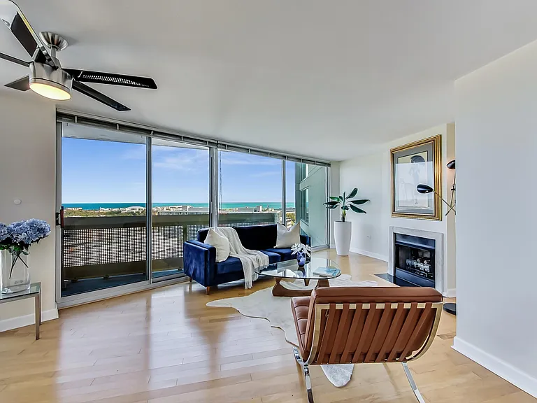 1720 Maple Ave #2020 — Photo 3