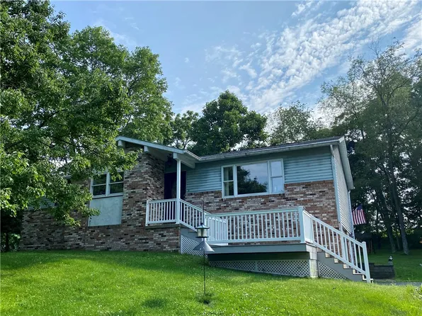84 Honeysuckle Ln, Home, PA 15747