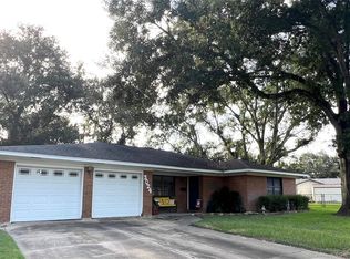 3024 Lamar Cir, El Campo, TX 77437