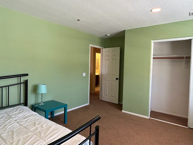 1813 W Ash St #2A — Photo 3