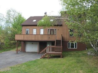 292 Ash Dr, Long Pond, PA