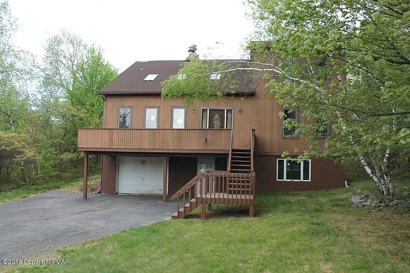 292 Ash Dr photo 1