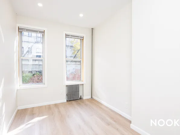 1826 Woodbine Street image 2 of 20