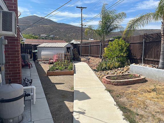 3rd image of 6649 Renkrib Ave