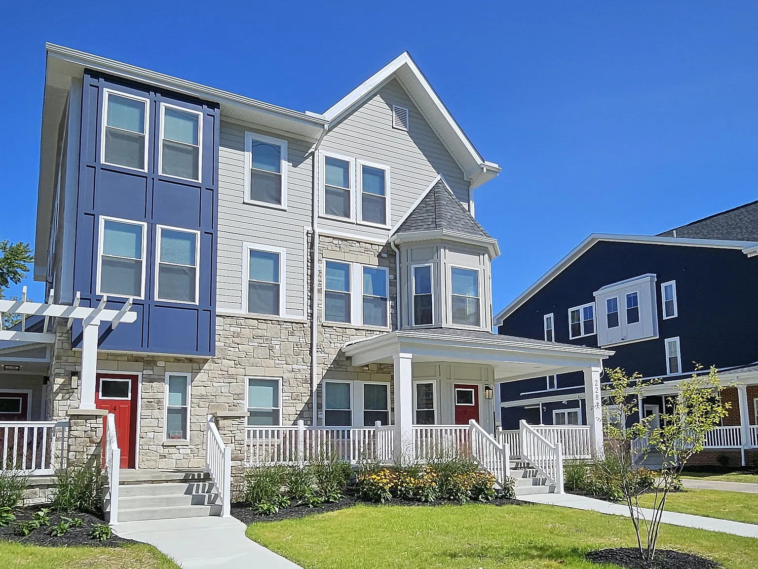2 bed, 1.5 bath, 1144 sqft, $1,850 — Photo 2