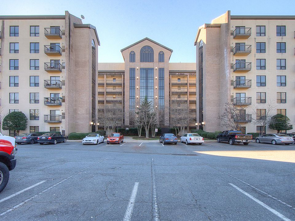 1st image of 211 Heritage Blvd #1