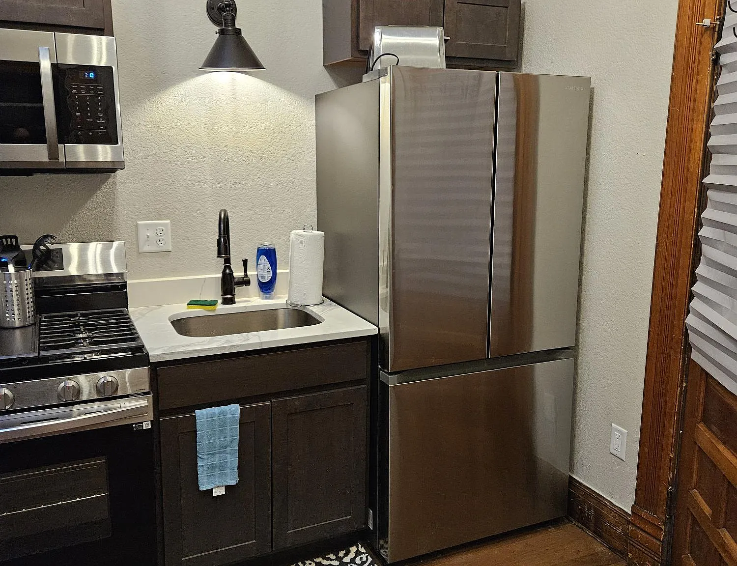 519 Main Street Apartments - J — Photo 3