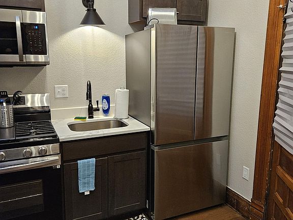 3rd image of 519 Main Streetunit #J