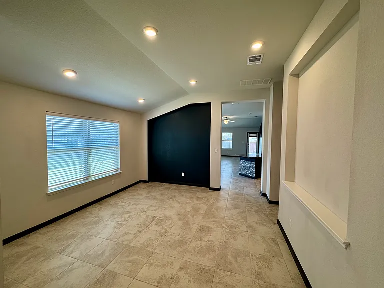 160 Sun Ray Dr — Photo 4