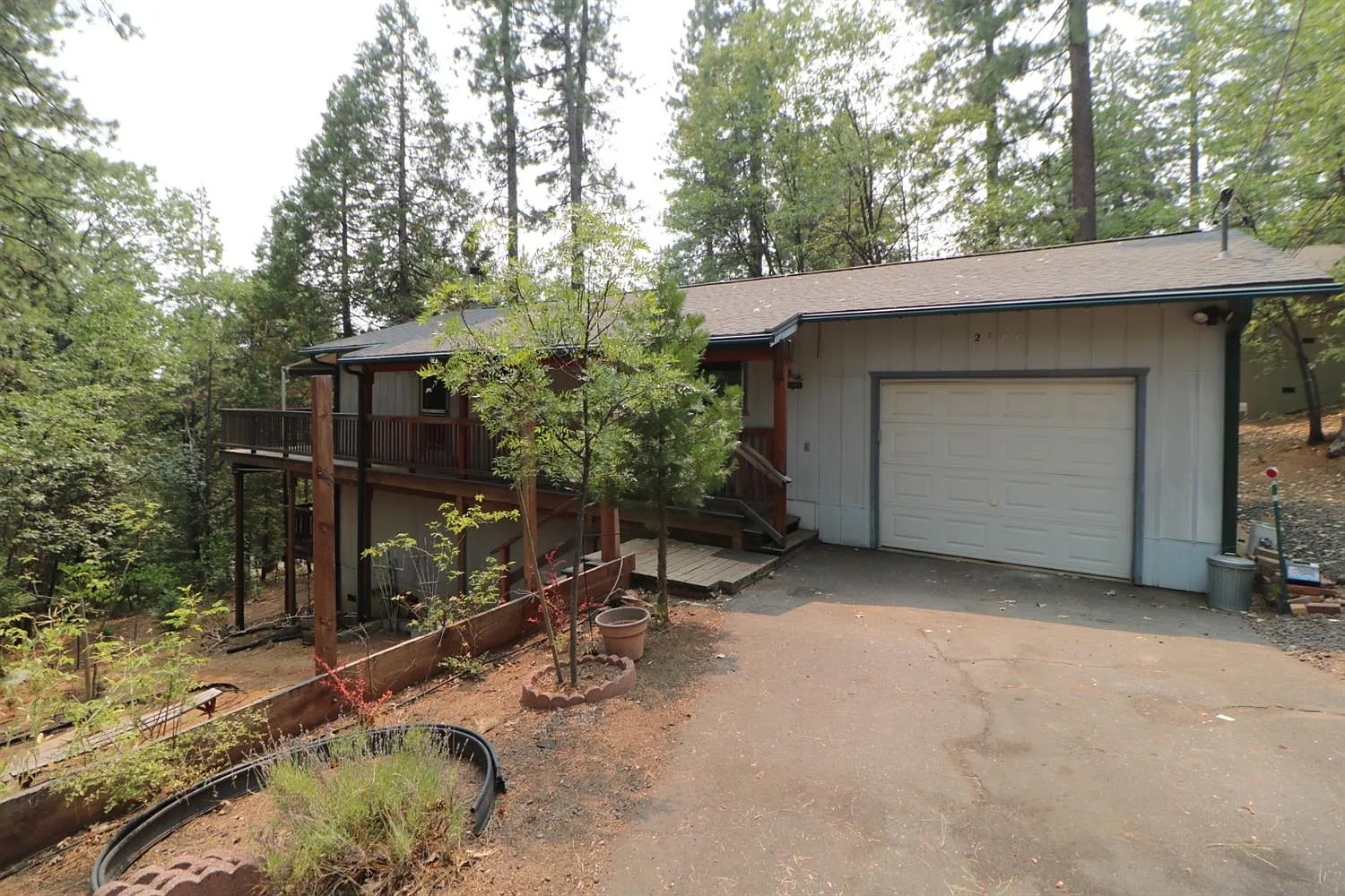 2777 Country Club Dr photo 1