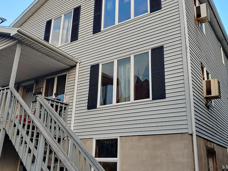 225 S Webster Ave #1 — Photo 1