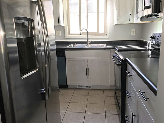 4th image of 1551 N Oberlin Cir