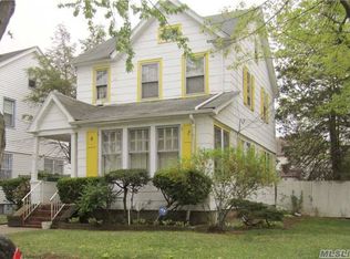 24102 143rd Ave, Rosedale, NY 11422