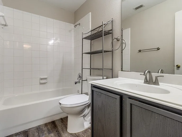 1721 Southridge Ln — Photo 18