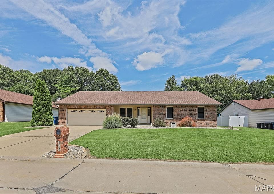 1st image of 304 Brian Dr