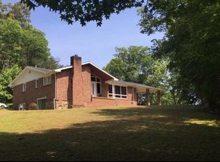 4988 Ky Route 302, Van Lear, KY 41265