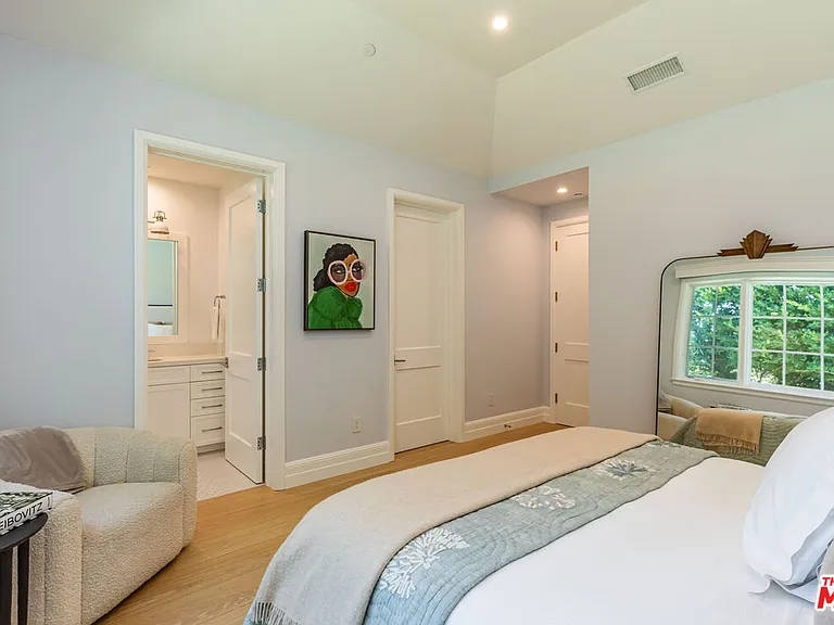 6671 Dume Dr — Photo 37