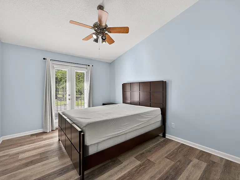 13727 Richmond Park Dr N #105 — Photo 15