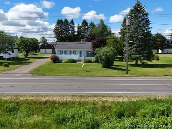 94 Chaleur St, Charlo, NB E8E 2E7