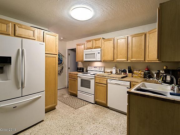4th image of 453 S Waterway Dr