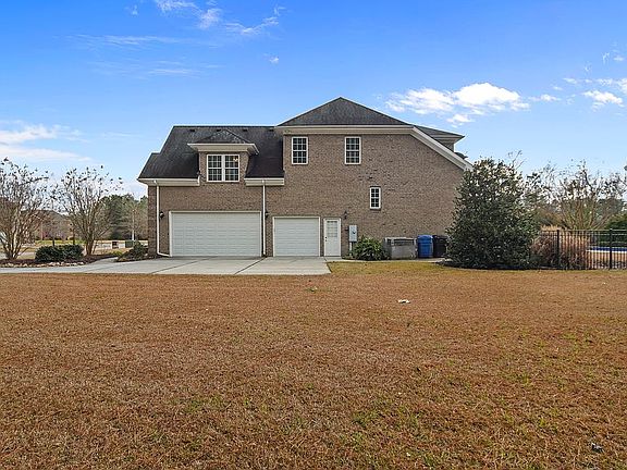 3rd image of 809 Dasa Leo Ct