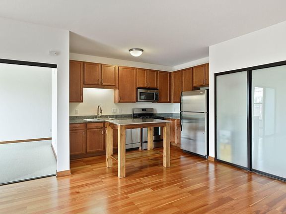 5th image of 15 E Franklin Ave APT 317